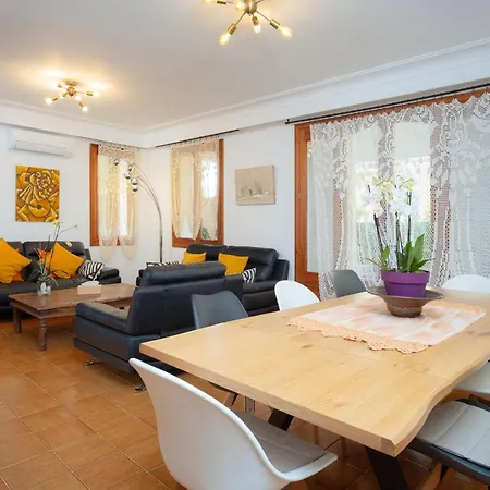 Villa Estrel *